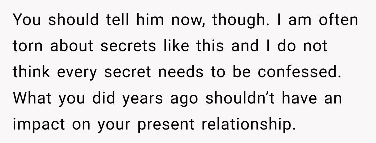 Woman Hides Escort Past From Fiancé For Two Years, Finally Confesses And Gets the Surprise Of Her Life