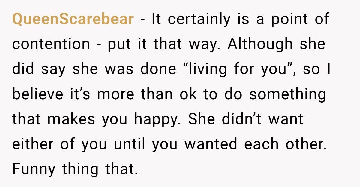 Man Starts Dating His Ex-Wife’s Best Friend After Divorce, Now She’s Furious He “Filled The Vacancy”