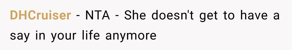 Man Starts Dating His Ex-Wife’s Best Friend After Divorce, Now She’s Furious He “Filled The Vacancy”