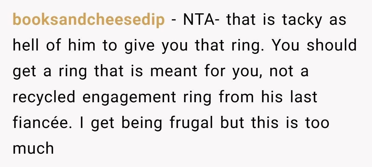 Fiancée Refuses “Recycled” Engagement Ring After Learning It Was Bought For His Ex