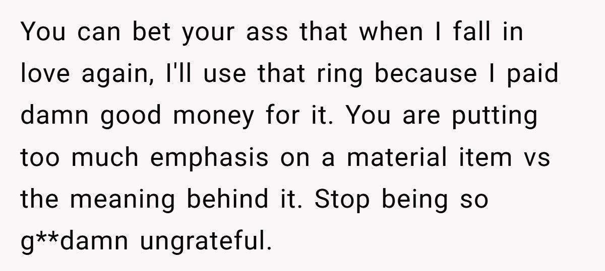 Fiancée Refuses “Recycled” Engagement Ring After Learning It Was Bought For His Ex