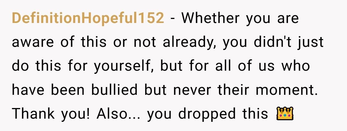 High School Bully Hugged Her Like Nothing Happened, Then Spent The Reunion With Her Fly Down In Every Photo High School Bully Hugged Her Like Nothing Happened, Then Spent The Reunion With Her Fly Down In Every Photo