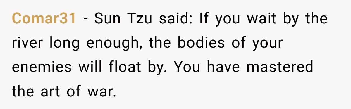 High School Bully Hugged Her Like Nothing Happened, Then Spent The Reunion With Her Fly Down In Every Photo High School Bully Hugged Her Like Nothing Happened, Then Spent The Reunion With Her Fly Down In Every Photo
