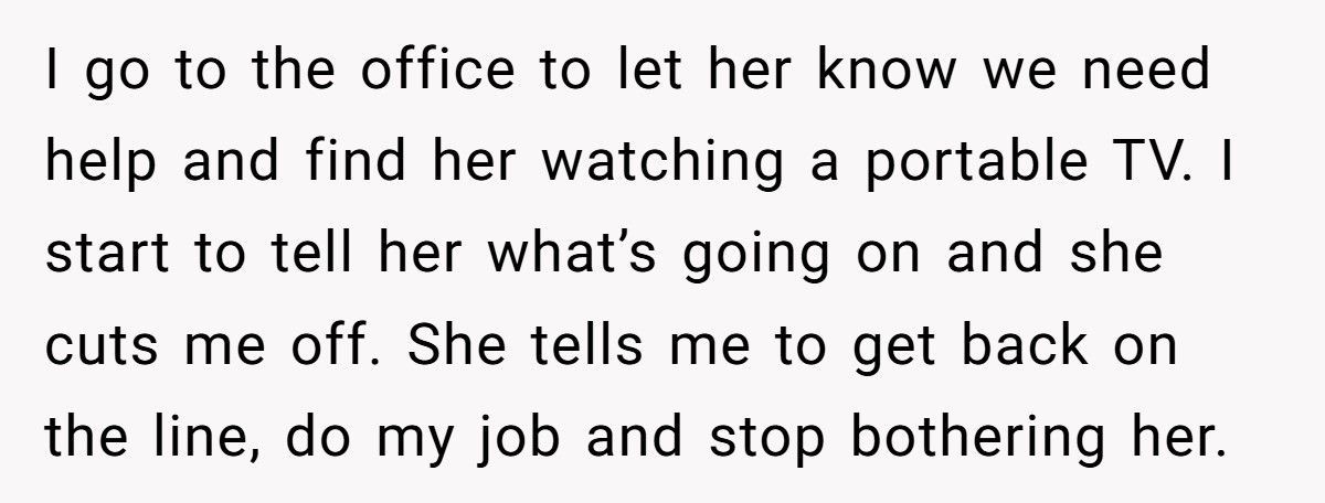 Fast Food Boss Refuses To Do Her Job, Team Lets Her Fail Spectacularly