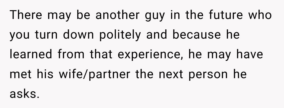 Customer Accuses Bartender Of Overcharging, She Shows Him What Overcharging Looks Like