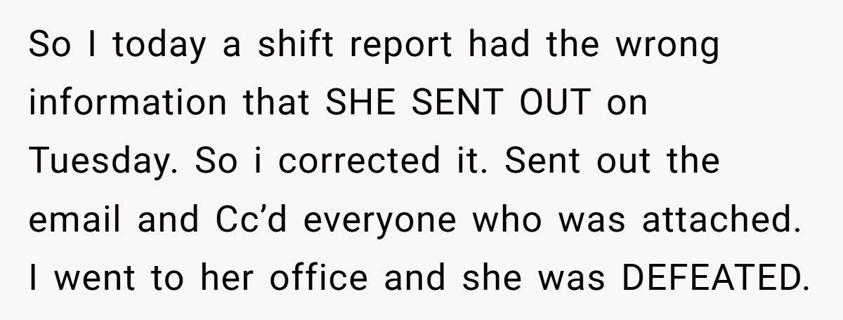 Boss CCs The Whole Team About A “Crash”, Employee Reply-Alls That He Can’t Type A URL