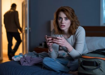 Boyfriend Calls Her “Provoking” After He Strangles Her, Now She’s Wondering If Leaving Is Wrong