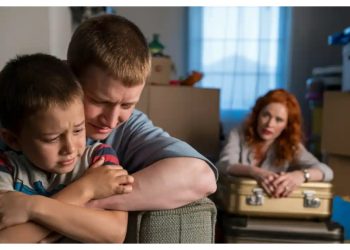 He Made His Girlfriend Leave After She Verbally Abused His Little Brother