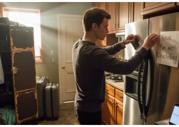 He Saw the Messages, Left a Note, and Ended His Engagement