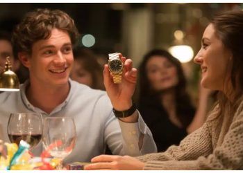 A Woman Gives Her Best Friend a $2,500 Gift, Leaving His Girlfriend Feeling Overshadowed A Woman Gives Her Best Friend a $2,500 Gift, Leaving His Girlfriend Feeling Overshadowed