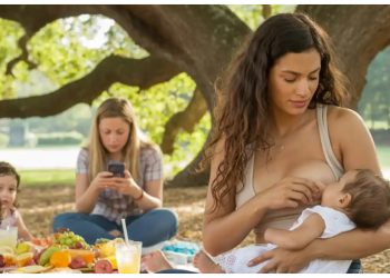 Woman Tells Aunt to Move If She Can’t Handle Her Breastfeeding Her 11-Month-Old - Now Family Is Upse Woman Tells Aunt to Move If She Can’t Handle Her Breastfeeding Her 11-Month-Old – Now Family Is Upse
