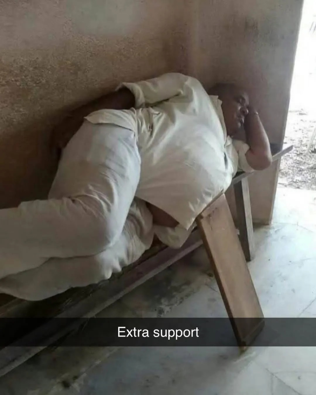 40 Absurdly Funny Photos That Make Zero Sense And We Love It