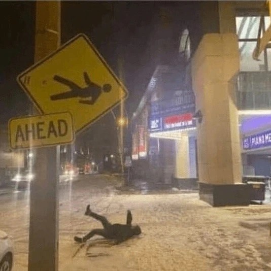 40 Absurdly Funny Photos That Make Zero Sense And We Love It