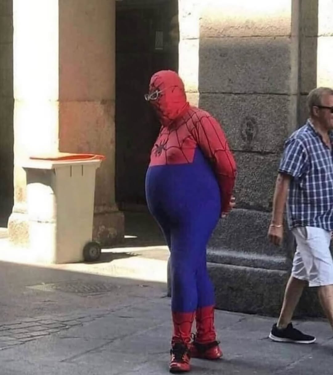 40 Absurdly Funny Photos That Make Zero Sense And We Love It