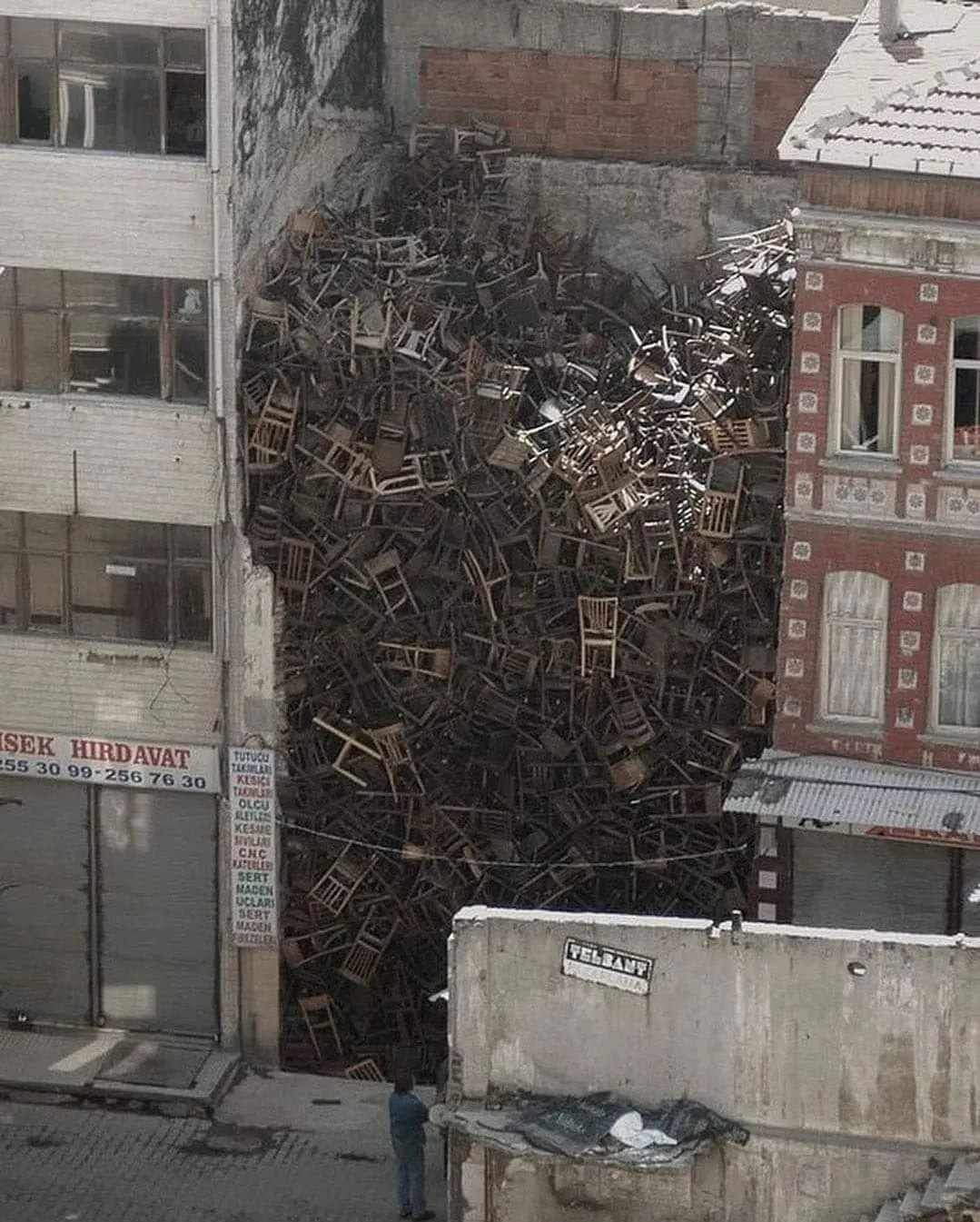 40 WTF Photos That Defy Logic