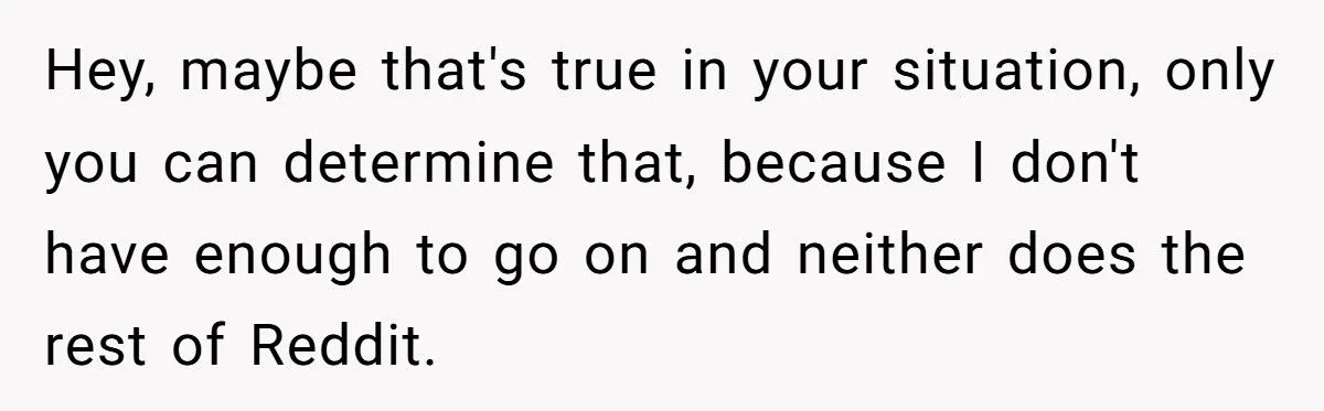 Her Boyfriend Told Her Not to Talk to Him While Naked - The Internet Can’t Believe His Reason