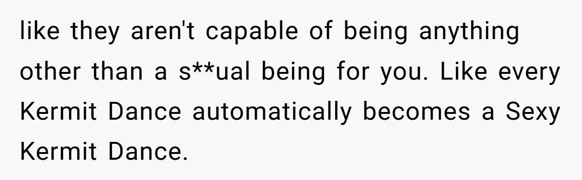 Her Boyfriend Told Her Not to Talk to Him While Naked - The Internet Can’t Believe His Reason