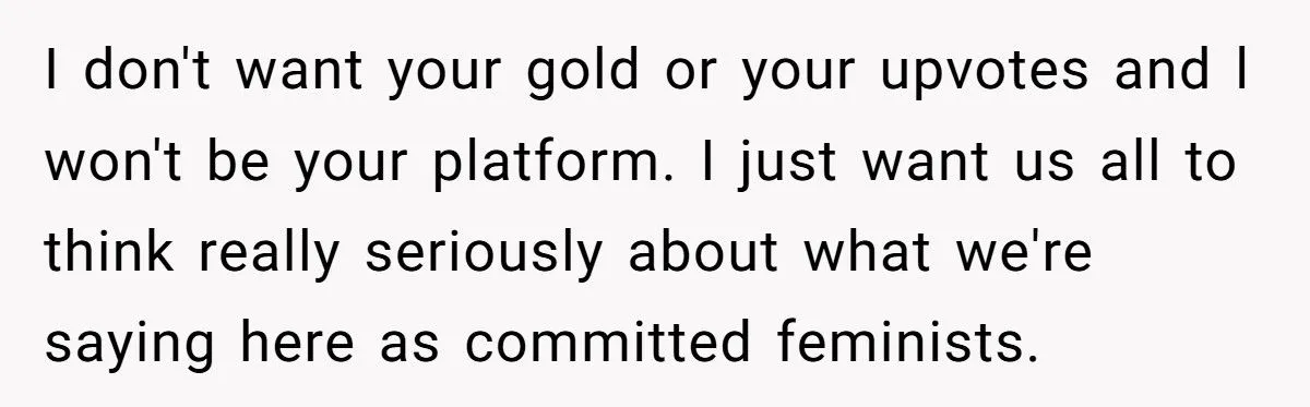 Her Boyfriend Told Her Not to Talk to Him While Naked - The Internet Can’t Believe His Reason