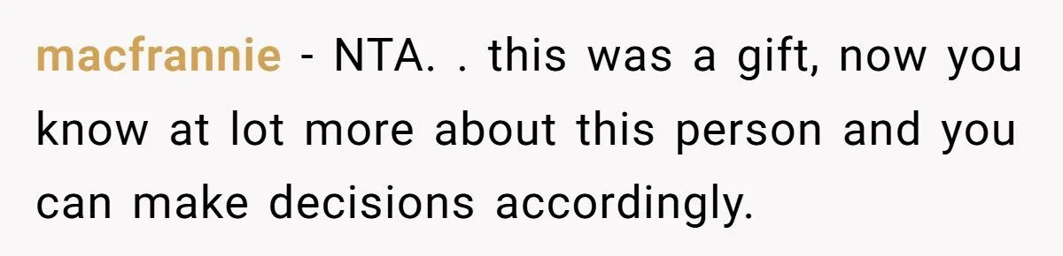 A Man Pretends He’s a Stranger While His Fiancée Gets Dragged Off a Plane Screaming A Man Pretends He’s a Stranger While His Fiancée Gets Dragged Off a Plane Screaming
