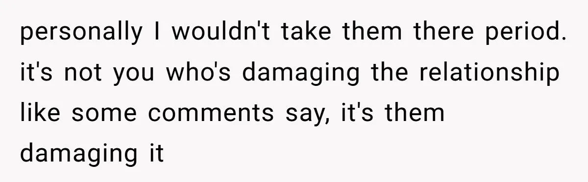A Parent Refuses to Let Her Children Be Exposed to Smoke, Giving Her Own Parents an Ultimatum