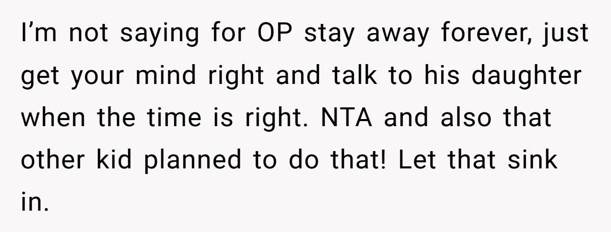 Dad Turns Away Crying Daughter After She Blocked Him and Posted ‘Believe Women’ During False Claim