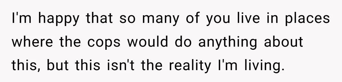 Homeowner Asks Neighbor to Move “Community Farm Stand” After Thieves Raid Their Garden