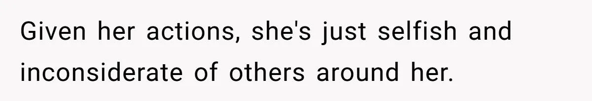 He Reported a Mom for Allowing Glitter on a Plane – Now the Internet Is Divided