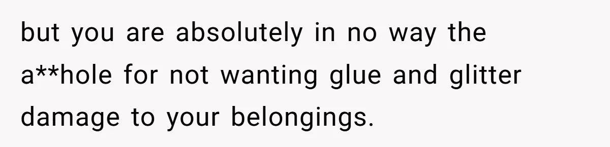 He Reported a Mom for Allowing Glitter on a Plane – Now the Internet Is Divided