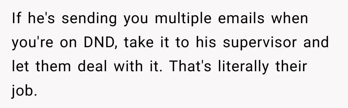 Worker Snaps t Coworker For Ignoring 'Do Not Disturb' Status