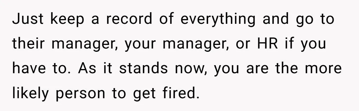 Worker Snaps t Coworker For Ignoring 'Do Not Disturb' Status