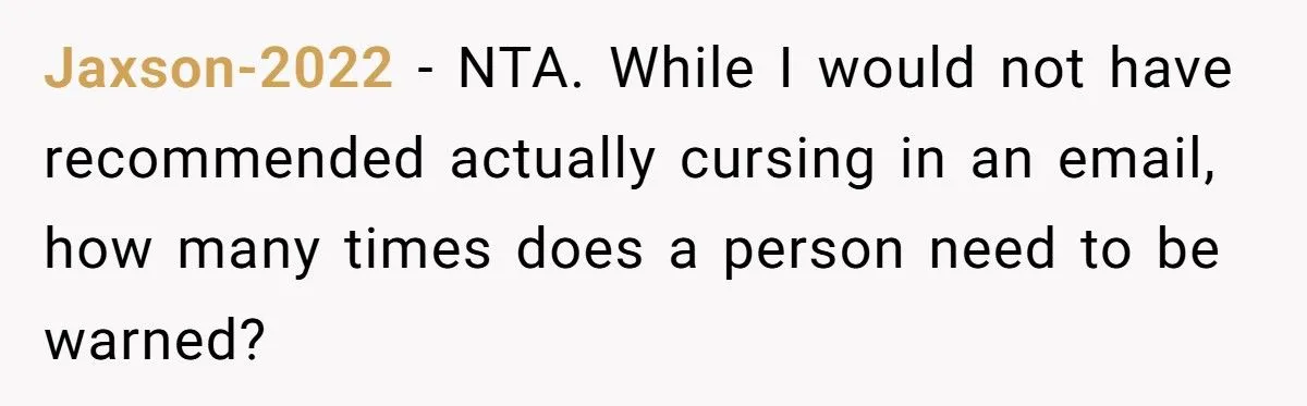 Worker Snaps t Coworker For Ignoring 'Do Not Disturb' Status