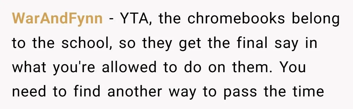 “Mind Your Own Screen!” - Student Reports ‘Creepy’ Teacher Who Closed Her Tabs at Lunch