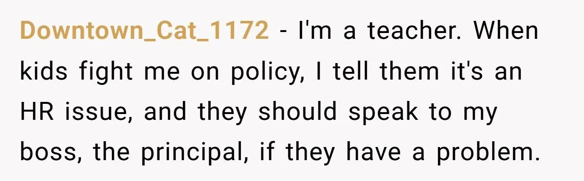 “Mind Your Own Screen!” - Student Reports ‘Creepy’ Teacher Who Closed Her Tabs at Lunch
