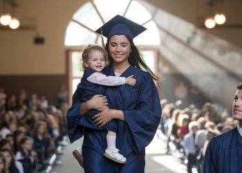 This Dad Backed His Son After He Told a Teacher She Was “Dismissed” at Graduation This Dad Backed His Son After He Told a Teacher She Was “Dismissed” at Graduation