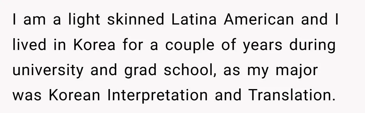 A Latina Kpop Fan Quietly Outsmarted a Rude Girl in Line by Speaking Korean