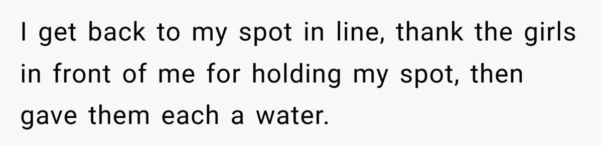 A Latina Kpop Fan Quietly Outsmarted a Rude Girl in Line by Speaking Korean