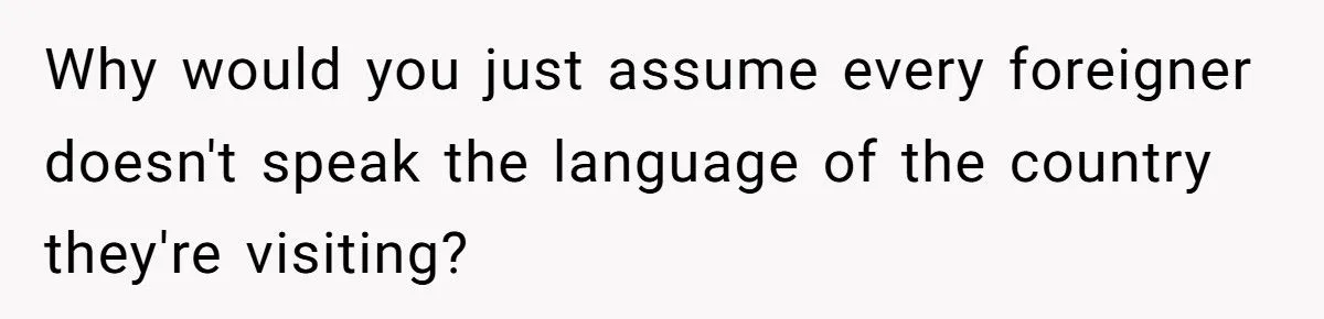 A Latina Kpop Fan Quietly Outsmarted a Rude Girl in Line by Speaking Korean