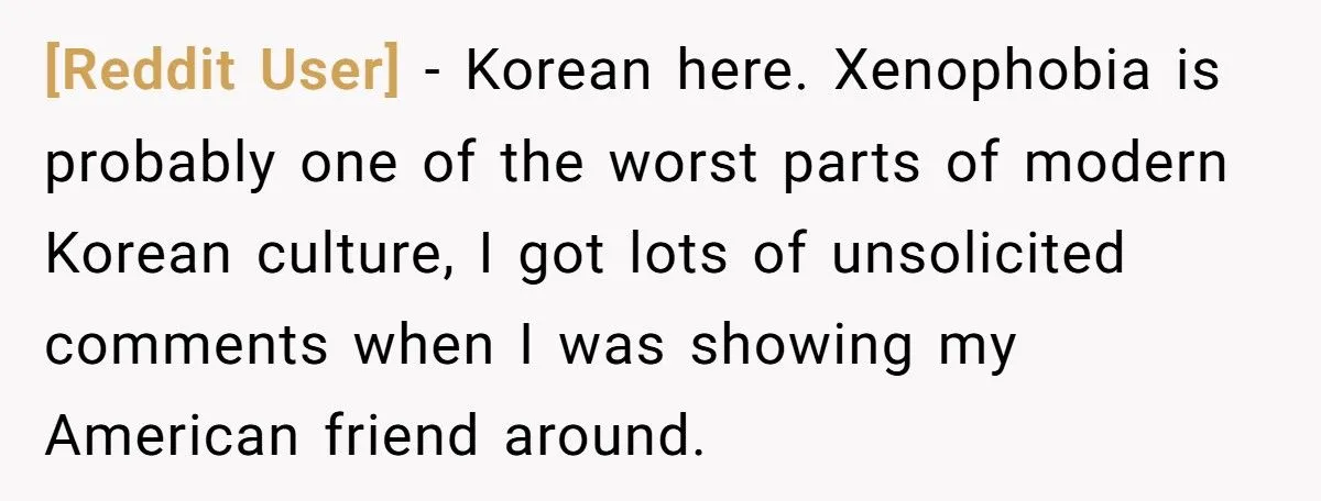 A Latina Kpop Fan Quietly Outsmarted a Rude Girl in Line by Speaking Korean