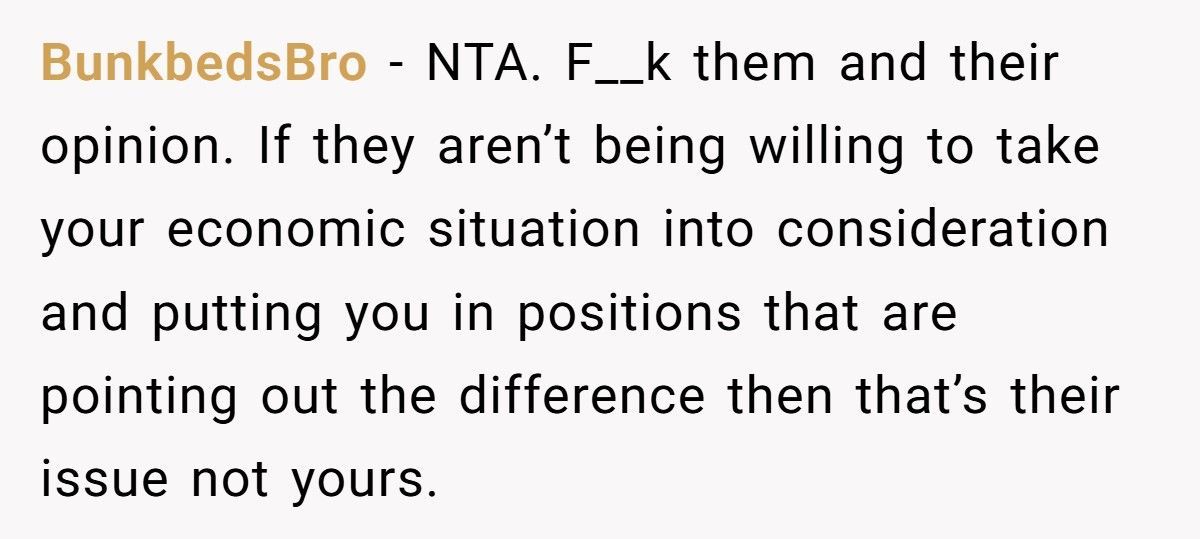 Coworkers Flaunt Luxury Purses, Then Call This Woman A Downer For Admitting She Can’t Afford One Coworkers Flaunt Luxury Purses, Then Call This Woman A Downer For Admitting She Can’t Afford One
