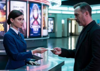 Guy Refuses Discounts, Insults Clerk, And Ends Up Paying Full Price For The Worst Seat Possible Guy Refuses Discounts, Insults Clerk, And Ends Up Paying Full Price For The Worst Seat Possible