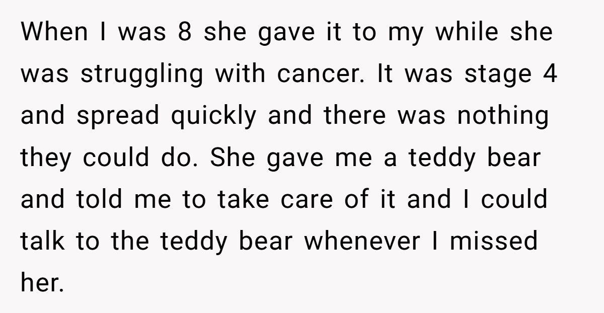 Woman Destroys Boyfriend’s LEGO Collection After He Throws Away Her Childhood Teddy Bear Woman Destroys Boyfriend’s LEGO Collection After He Throws Away Her Childhood Teddy Bear