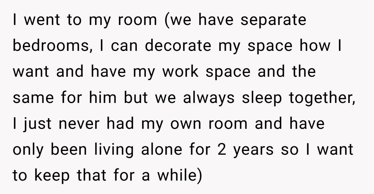 Woman Destroys Boyfriend’s LEGO Collection After He Throws Away Her Childhood Teddy Bear Woman Destroys Boyfriend’s LEGO Collection After He Throws Away Her Childhood Teddy Bear