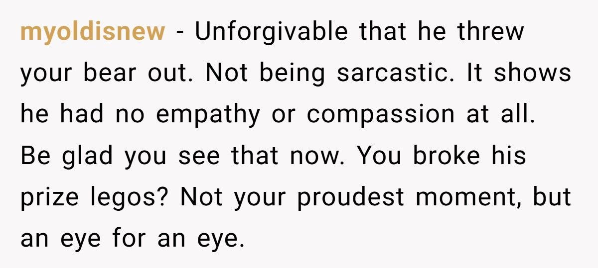 Woman Destroys Boyfriend’s LEGO Collection After He Throws Away Her Childhood Teddy Bear Woman Destroys Boyfriend’s LEGO Collection After He Throws Away Her Childhood Teddy Bear