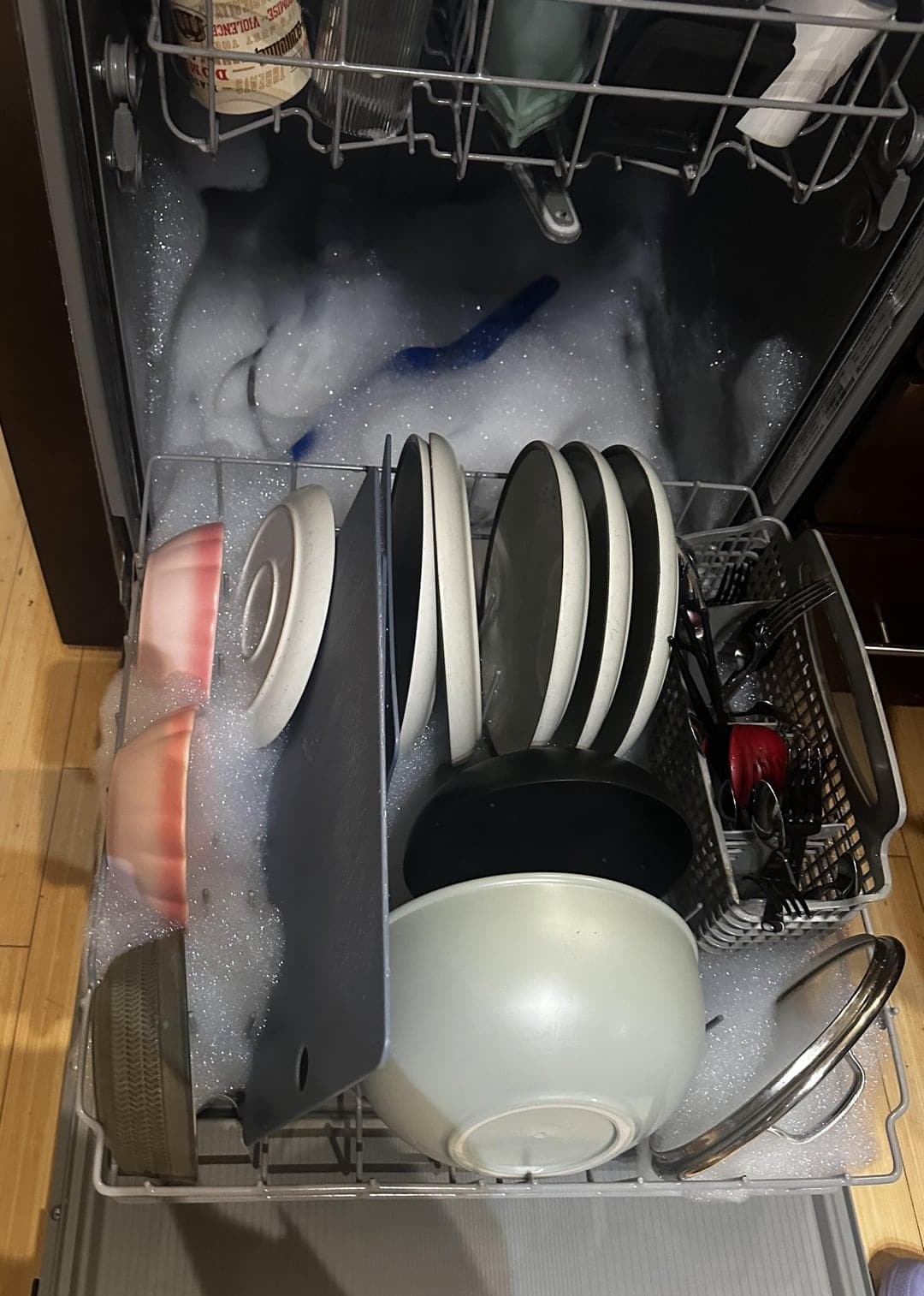 40 Photos That Prove Roommates Are The Real Test Of Human Endurance