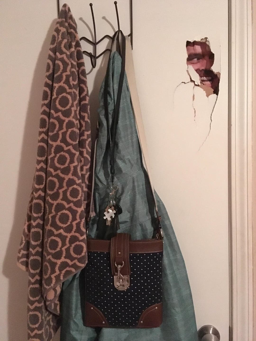 40 Photos That Prove Roommates Are The Real Test Of Human Endurance