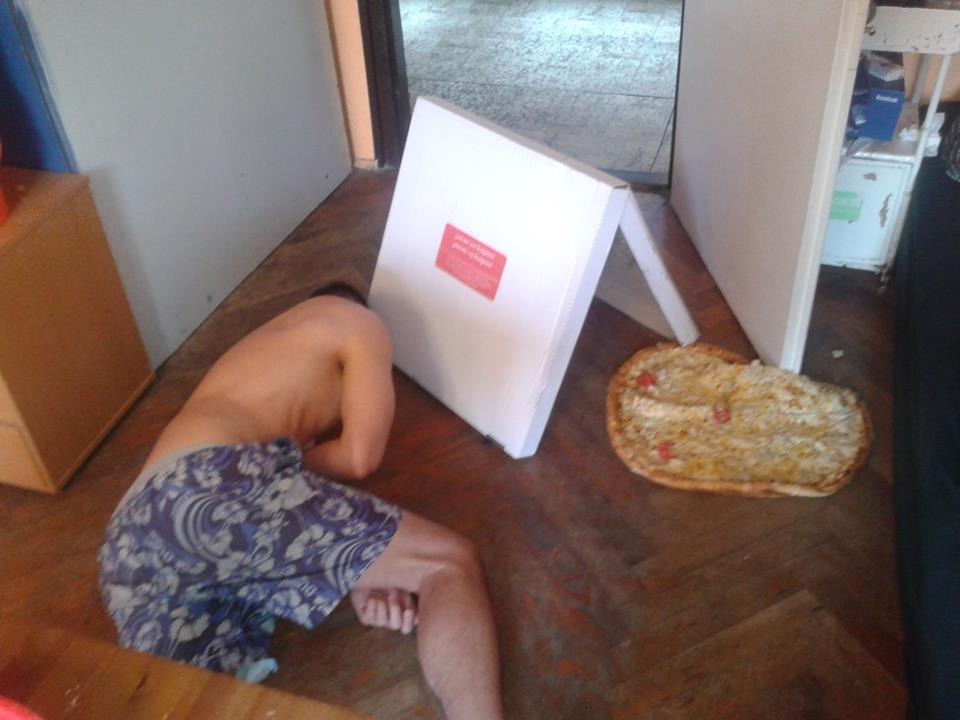 40 Photos That Prove Roommates Are The Real Test Of Human Endurance