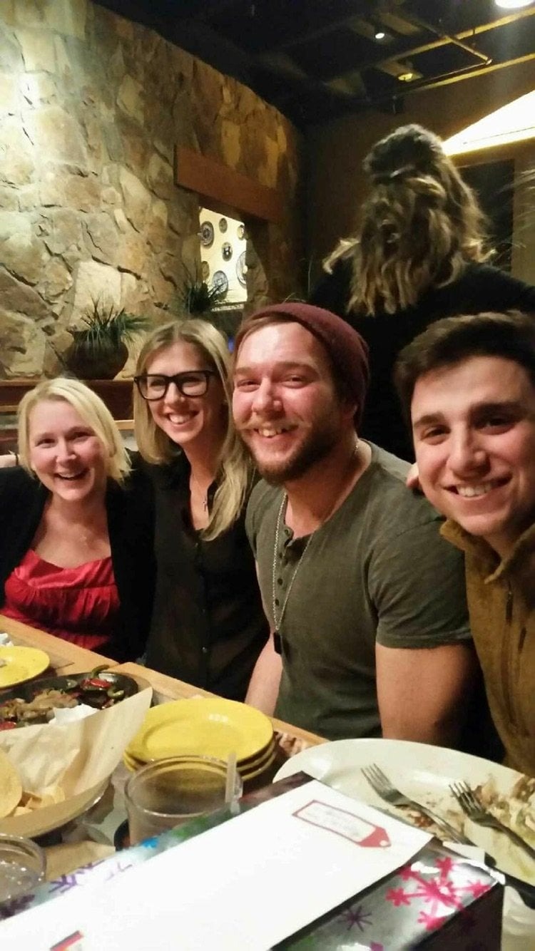 45 Hilarious Photobombs That Ruined (or Perfected) the Moment