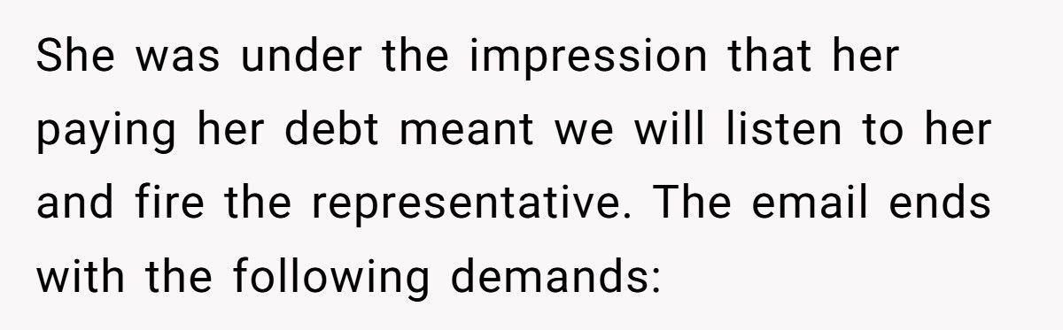 Customer Threatens To Call The Police Over A Fake Refund, So Support Staff Calls Them First