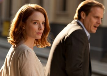 Stranger Tells Woman To “Smile, It Could Be Worse”, Instantly Regrets It