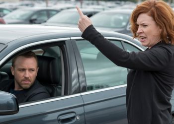 Karen Claims Driver Hit Her in Costco Lot, Dash Cam Says Otherwise